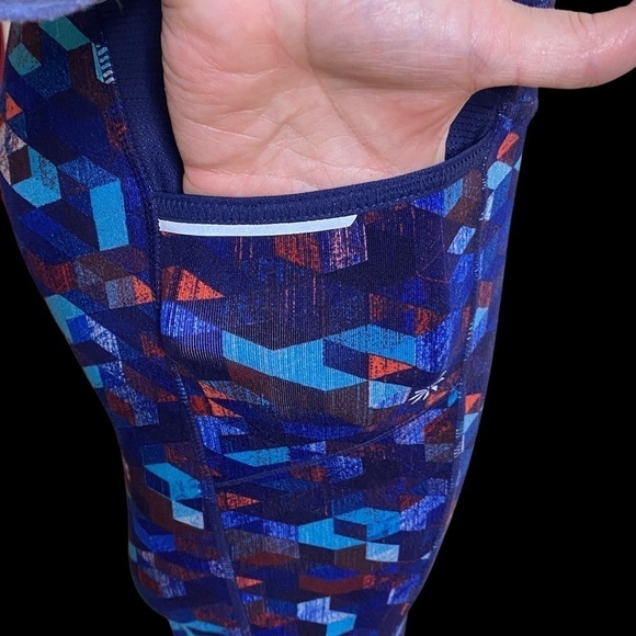 Athleta Womens Triangular Be Free Tights in Gem Size Small Side Pockets - Picture 6 of 10